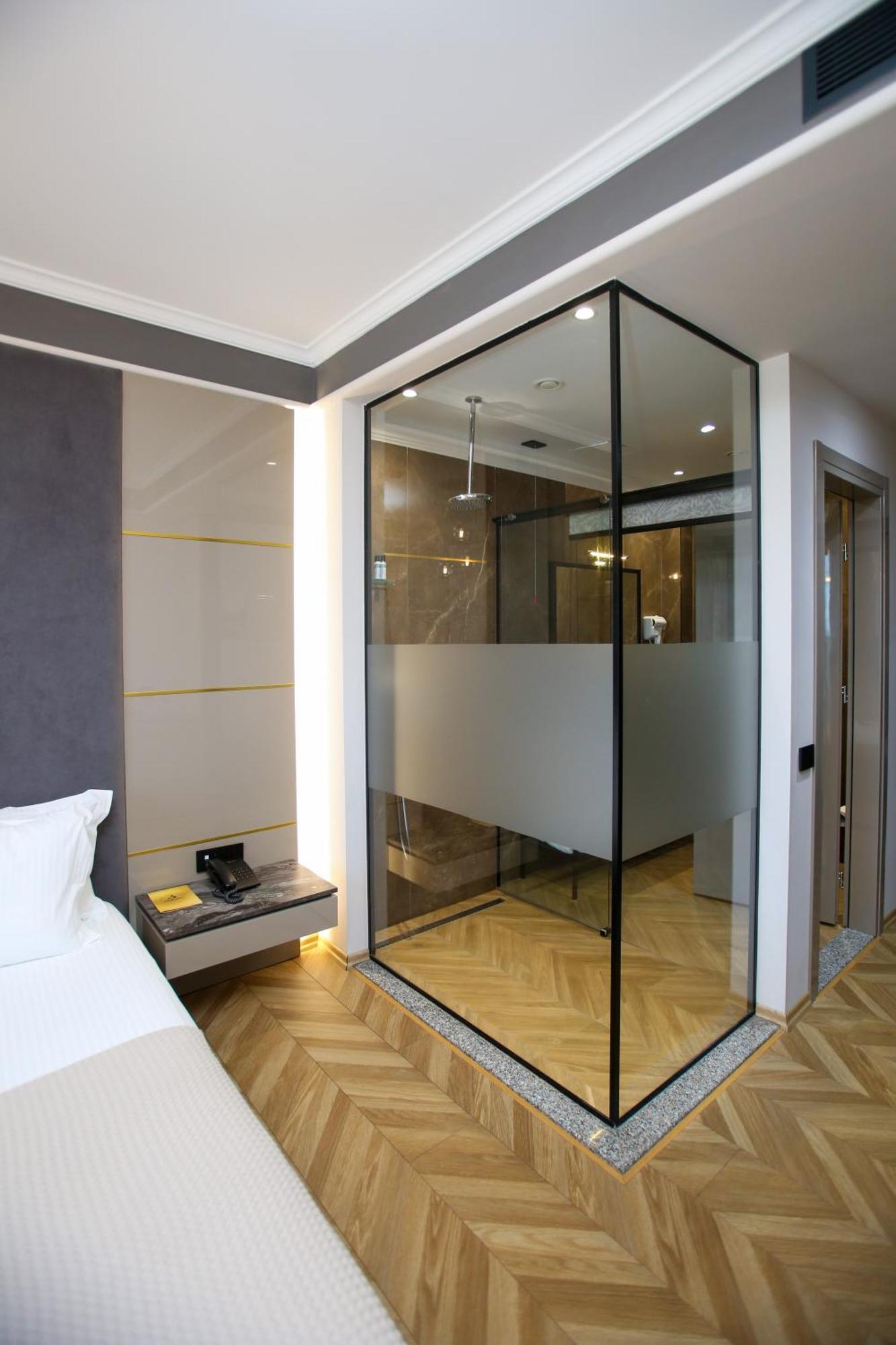 Belvedere Hotel & Spa Vlorë エクステリア 写真
