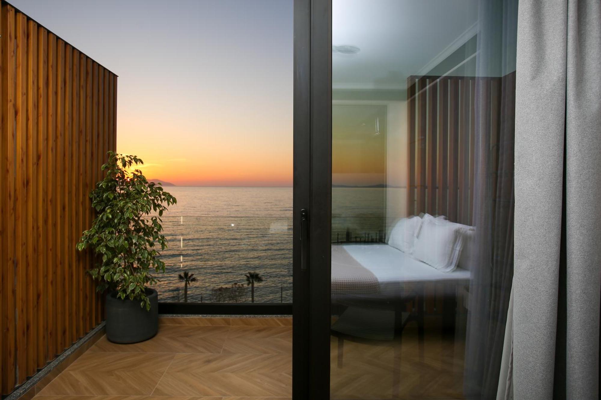 Belvedere Hotel & Spa Vlorë エクステリア 写真