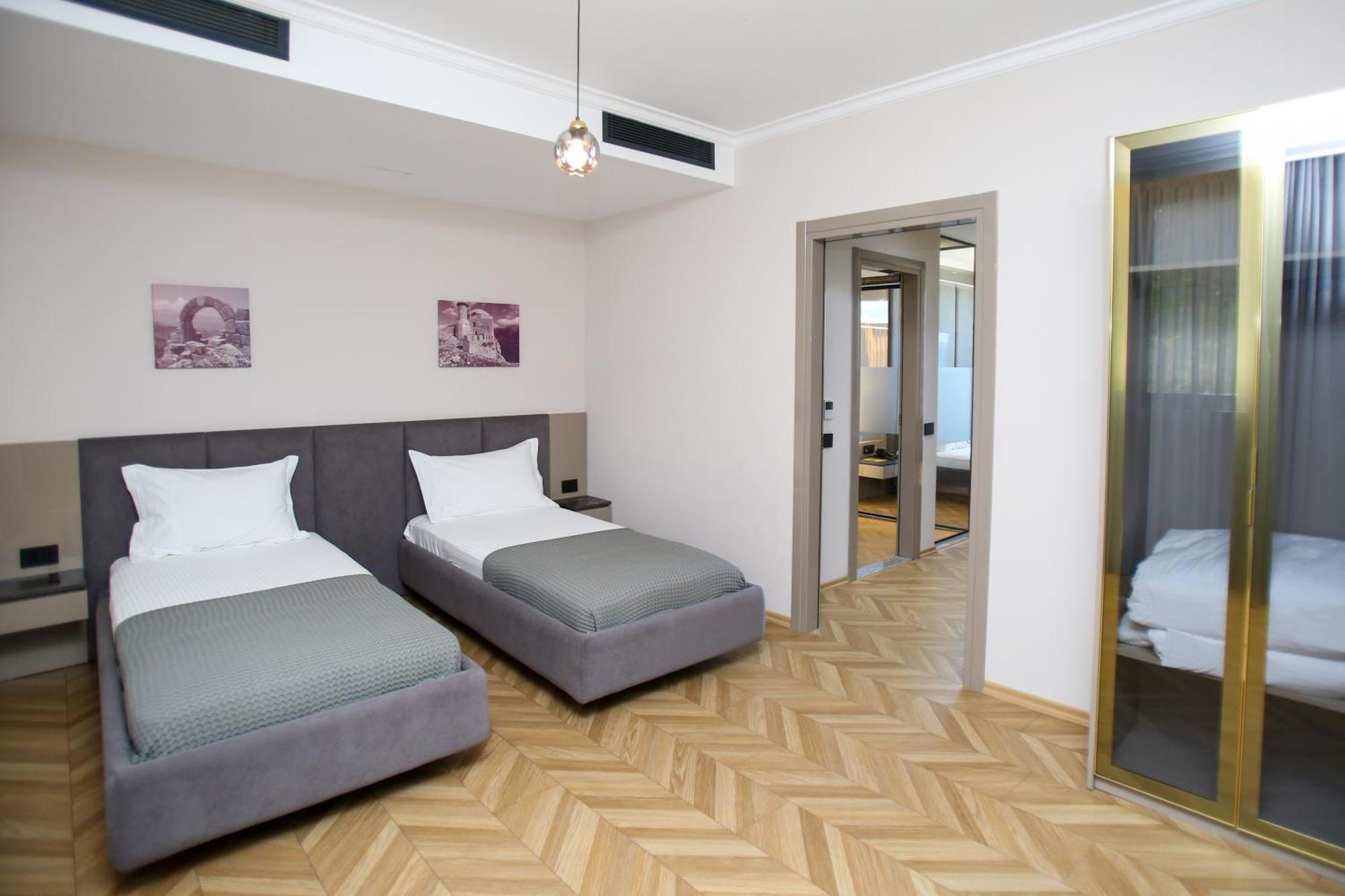 Belvedere Hotel & Spa Vlorë エクステリア 写真